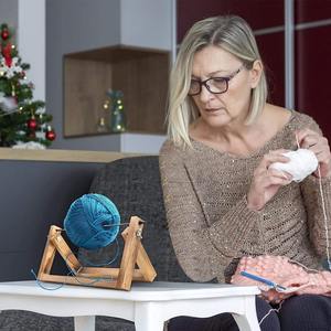 Soporte de hilo de madera con accesorios de ganchillo para coser y ganchillo Organizador de manualidades duradero Fácil de usar - Product Image 4