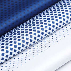 Ensemble d'uniformes de football personnalisés, tissu de haute qualité, respirant et léger, adapté aux entraînements des équipes - Product Image 5