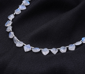 Perles de cristal de pierre de lune arc-en-ciel ovales à facettes de haute qualité avec éclat blanc, certifiées par un tiers pour bijoux faits à la main - Product Image 2