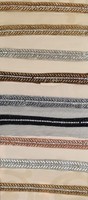 Fait sur mesure en perles variées et en matériaux de pierre lacets brodés dans divers modèles et couleurs pour robes de mariée