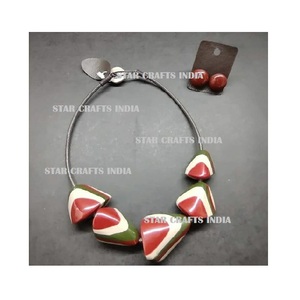 Vente chaude Designer De Luxe Ensemble De Bijoux De Mode pour les Femmes De Haute Qualité Résine Collier Bracelet et Boucle D'oreille avec Des Charmes À La Mode - Product Image 1