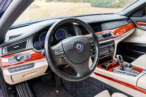 BMW Alpina B7 2011 Usado, Motor V8 Twin-Turbo de 500 hp, Color Azul Metálico Alpina, Mayormente sin Modificaciones - Product Image 4