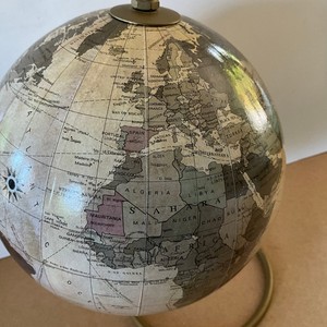 Globe en carton de carte Wold à bas prix sur support en métal Superbe globe rotatif avec des couleurs réalistes pour l'affichage d'étude et l'éducation - Product Image 5