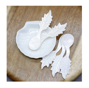 Cuchara de concha hecha a mano para servir caviar, postre y uso de vajilla de lujo en restaurantes - Product Image 1