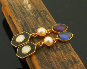 Boucles d'oreilles en quartz améthyste et pierre précieuse Meena Work Boucles d'oreilles en laiton plaqué or pour les femmes lors des fêtes de mariage. - Product Image 2