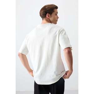 เสื้อยืดแขนสั้นพิมพ์ลายทรงโอเวอร์ไซส์เนื้อผ้าฝ้าย 100% หนานุ่ม สีเอครู สำหรับผู้ชาย ยี่ห้อ Air Jones เหมาะสำหรับใส่ลำลอง - Product Image 6