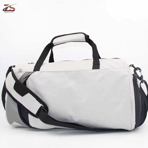 Sacs de sport de haute qualité personnalisés sacs de sport étanches vente en ligne sacs de fitness de gym à bas prix du Pakistan - Product Image 3