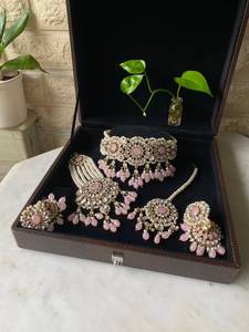 Đồ trang sức rhinestone sang trọng cho cô dâu với vòng cổ đậm và bông tai bán buôn trực tiếp từ nhà máy nhập khẩu - Product Image 4