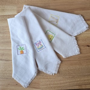 Serviettes en lin de lapin de Pâques personnalisées serviettes de lapin brodées monogrammées pour la décoration de table serviettes en tissu accessoires - Product Image 1