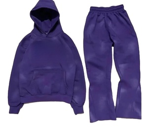 Conjunto Deportivo Unisex de Alta Calidad Personalizable con Logotipo y Diseño Único - Product Image 1