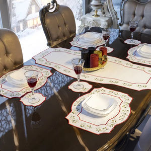 Juego de Mantel de Mesa Bordado con Diseño Floral Navideño de 22 Piezas, Camino de Mesa Rectangular de Lino de Poliéster Resistente a las Manchas - Product Image 1