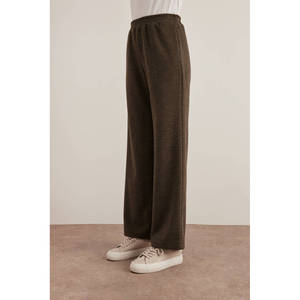 Pantalones Cargo de Lona Color Caqui, Corte Ancho y Cintura Media - Product Image 4