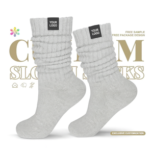 Vente de gros Chaussettes rembourrées en tricot avec logo personnalisé pour femmes - Product Image 1