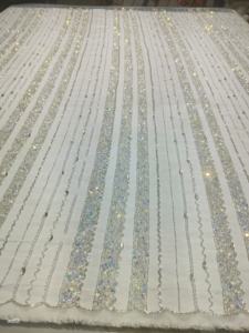 Tissu brodé élégant pour robes de mariée, satin de lin avec motifs imprimés et brodés pour les robes de soirée - Product Image 4