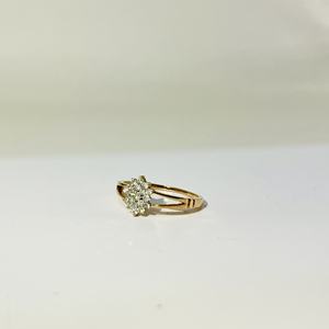 แหวนหมั้นทองคำ 14K ประดับมุกน้ำจืดทรงกลม ดีไซน์ดอกไม้ประดับเพชรทรงเหลี่ยม ฝังแบบช่อง ประดับด้วยหินธรรมชาติ - Product Image 3