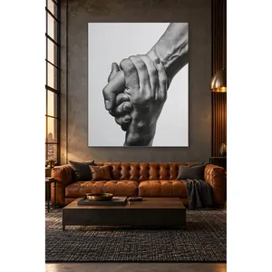 Impression sur toile Fida mains entrelacées noir et blanc - Product Image 1