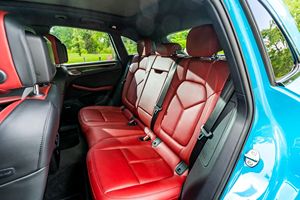Porsche Macan S 2023 d'occasion en excellent état, V6 biturbo, transmission intégrale, bleu Miami, pack Premium Plus - Product Image 5