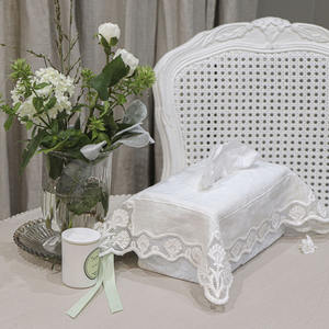 Couverture de boîte à mouchoirs florale vintage brodée personnalisée porte-boîte à mouchoirs rectangulaire avec bordure festonnée lin blanc décoration de la maison - Product Image 3