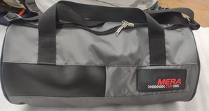 Sac de sport individuel de style décontracté en tissu polyester durable de haute qualité pour les joueurs de sport de voyage pour la publicité et les promotions - Product Image 3