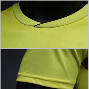 Vente en gros d'uniformes de football à impression numérique par sublimation personnalisés pour jeunes enfants adultes - Product Image 4
