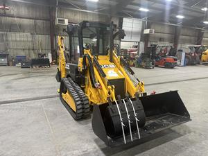 2024 гусеничный экскаватор JCB 1CXT с фронтальным погрузчиком и скользящей насадкой для руловой тяги Yanmar в комплекте с основными компонентами двигателя