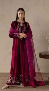 Atuendo Moderno Pakistaní para Eid y Ocasiones Especiales, Hermoso Diseño de Camisa Larga Hecha a Mano - Product Image 5