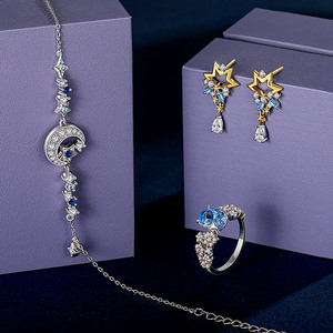 สร้อยข้อมือเสน่ห์ดวงจันทร์และดวงดาว Jeulia Luna Astra - Product Image 6