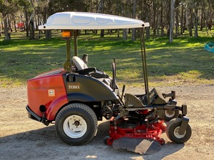 Cortadora de Césped Comercial de Giro Cero TORO GROUNDSMASTER 7210 Diésel 2018, Tractor KUBOTA con Plataforma de Corte de 60 Pulgadas - Product Image 3