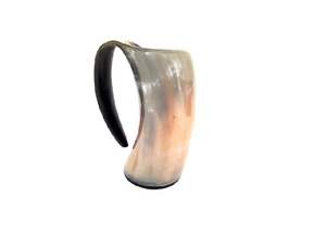 Chope à bière en corne de buffle artisanale, écologique, avec bouchon en liège pour la décoration de bar à domicile - Product Image 2