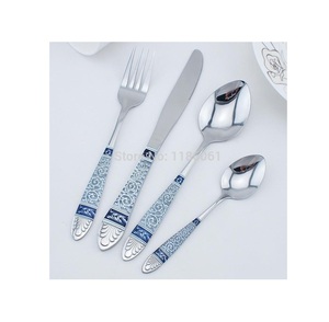 Ensemble de couverts en métal de conception de poignée en acier, fournisseur en gros à bas prix, nouveau ensemble de cuillères en métal de conception - Product Image 1
