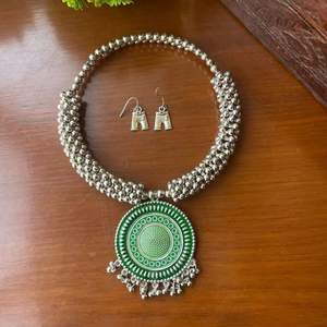 COLLIER AFGHANI VINTAGE BERRY ENSEMBLES DE COLLIER ET DE BOUCLES D'OREILLES TOP VENDUS DANS UNE BELLE FINITION STYLISTE SERVICE OEM ODM PAR AA IMPEX - Product Image 3