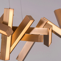 Lustre LED Sculptural Moderne, Suspension Artistique en Cristal Doré Rectangulaire, Économie d'Énergie