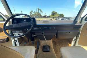 Volkswagen Vanagon L 1984 d'occasion en bon état, 1 propriétaire, boîte manuelle 4 vitesses, moteur remis à neuf, provenance Californie - Product Image 4