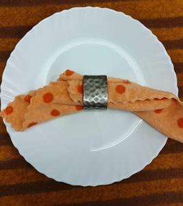 แหวนผ้าเช็ดปากชุบทองแบบทันสมัยที่ใส่กระดาษเช็ดปากโลหะงานแฮนด์เมดรูปทรงแฟนซีตกแต่งสำหรับงานแต่งงานขายส่งความต้องการ - Product Image 2