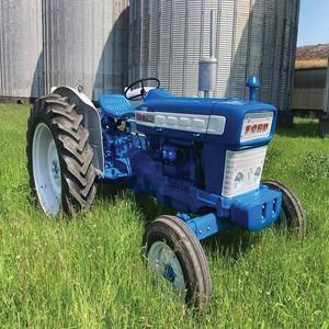 Vente en gros en stock d'occasion FORD 4WD tracteur agricole machines agricoles avec pompe de livraison rapide comme composant de base prix bon marché - Product Image 1