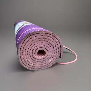 ชุดเสื่อโยคะแบบกลับด้านได้ Evolve by Gaiam รุ่น Reversible Rectangle หนา 5 มม. ผลิตจากยางธรรมชาติ ใช้ได้ทั้งสำหรับฝึกซ้อมและการเดินทาง - Product Image 4