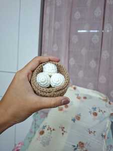 Nid d'oiseau au crochet fait main au charme rustique, idéal pour la décoration des chambres d'enfants, la décoration intérieure, les créations artisanales et les présentations créatives. - Product Image 3
