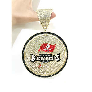 Colgante del Equipo Tampa Bay Buccaneers, Chapado en Oro de 14K, Plata de Ley 925, Moissanita de Corte Brillante, Estilo Deportivo, Colgantes para Hombre - Product Image 4