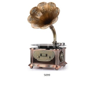 Pièce maîtresse de gramophone vintage antique pour la décoration intérieure du lecteur de musique et le but de cadeau - Product Image 1
