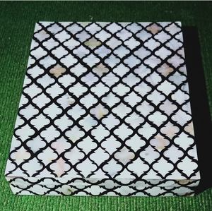 Caja de joyería hecha a mano con perlas, accesorios de mesa de lujo con madera - Product Image 6