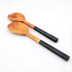 Ensemble de couverts pour salade cuillère et fourchette en bois naturel avec 2 spatules Ustensiles durables faits à la main - Product Image 3