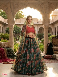 Lehenga Choli de Alta Calidad con Bordado, Diseño Tradicional Largo hasta el Suelo para Mujer, para Bodas - Product Image 2
