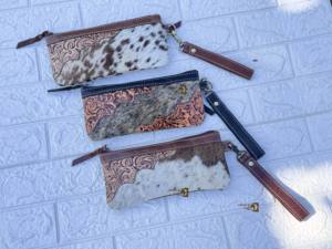 Bolso de Mano Tipo Clutch de Piel de Vaca con Diseño Western, Cartera Negra con Grabado y Pelo en la Piel - Product Image 5