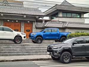 2020-2025 Precio barato Toyotta Hilux Double Cab Bastante usado Left Right Hand Drive Pedido a granel disponible para la venta - Product Image 5