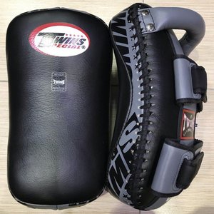Protège-tibias en cuir véritable Twins, confortables, personnalisables, pour l'entraînement en salle de sport, la boxe thaïlandaise, le MMA, l'utilisation en club de boxe - Product Image 6