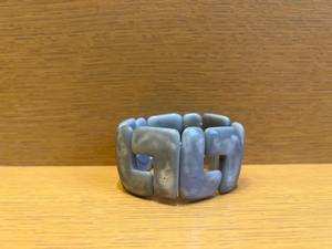 Bracelet en acrylique épais écologique, large bracelet en résine, forme géométrique irrégulière, translucide, multicolore, largeur de bande personnalisable, vente chaude - Product Image 2