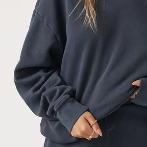 Hiver 2024 Service OEM Sweatshirts pour femmes Prix bon marché Sweatshirts d'hiver surdimensionnés à épaules tombantes pour femmes - Product Image 4