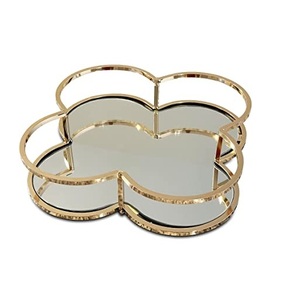 Bandeja de Servicio de Metal de Diseño Moderno y Estilo Único Hecha a Mano, Bandeja Decorativa de Metal y Vidrio para Mesas de Restaurantes y Hoteles - Product Image 3