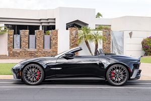 2023 MARTIN VANTAGE Roadster Faible kilométrage Moteur en excellent état Transmission AUTOMATIQUE Toit panoramique Feux LED Prêt à être expédié - Product Image 3