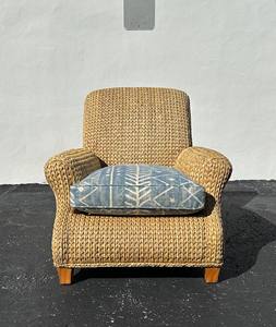 Chaise en jacinthe d'eau fabriquée à partir de matériaux naturels taille personnalisable sur demande écologique durable et élégant. - Product Image 1